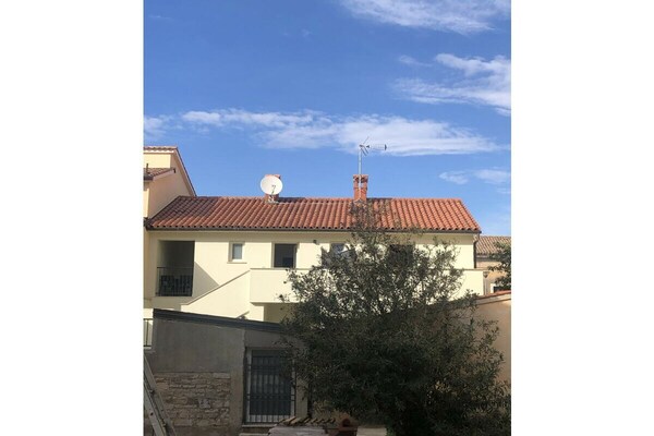 Stijlvol appartement in Porec, vlakbij centrum en strand - thumbnail 2