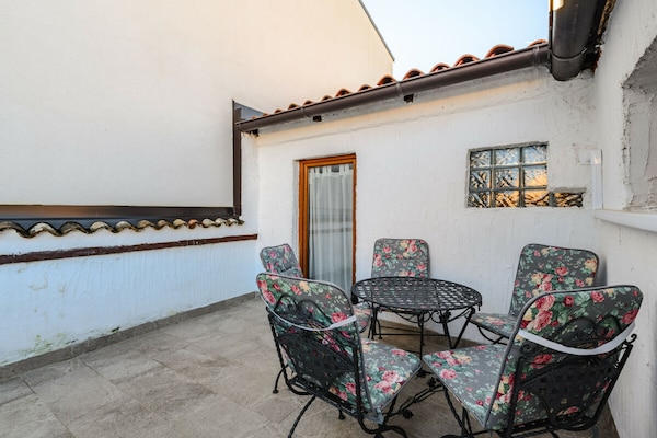 Stenen vakantiehuis met tuin direct aan zee in Poreč voor 5 personen - thumbnail 3