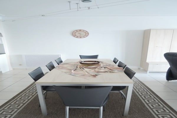 8-persoons appartement met zeezicht op de Zeedijk in Middelkerke - thumbnail 4