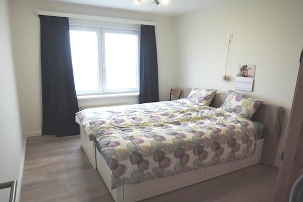 Frontaal zeezicht appartement voor 6 personen op de zeedijk van Middelkerke - thumbnail 3