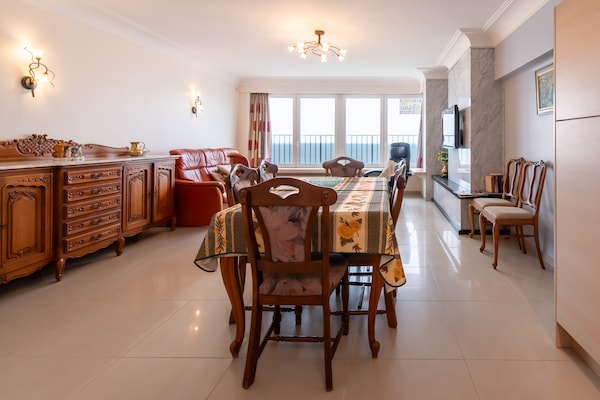 Zonovergoten appartement met 3 slaapkamers direct aan de zeewering van Middelkerke - thumbnail 2