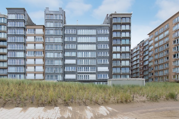 Zonovergoten appartement met 3 slaapkamers direct aan de zeewering van Middelkerke - thumbnail 5