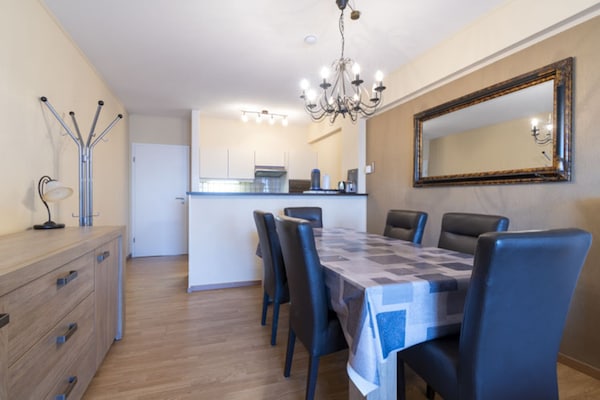 7-persoons appartement met zeezicht aan de zeewering in Middelkerke - thumbnail 2