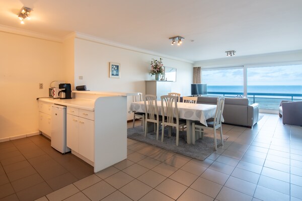 Ruim appartement met zeezicht en balkon in hartje Middelkerke - thumbnail 3