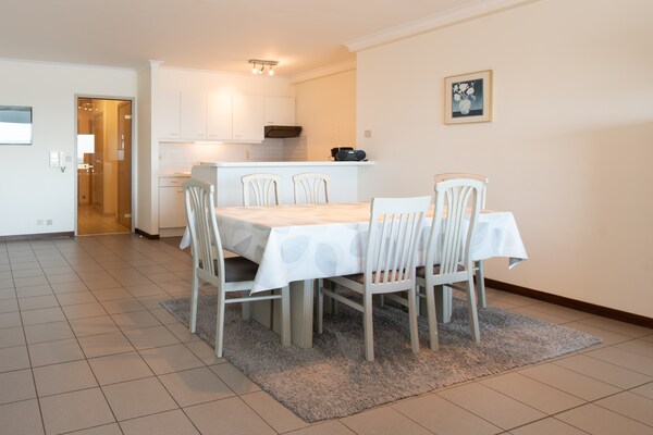 Ruim appartement met zeezicht en balkon in hartje Middelkerke - thumbnail 2