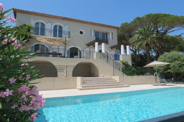 Zonovergoten villa met zeezicht en privézwembad in Sainte-Maxime - thumbnail 1