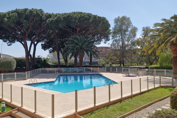 Sfeervol appartement in Sainte-Maxime met zeezicht en zwembad - thumbnail 2