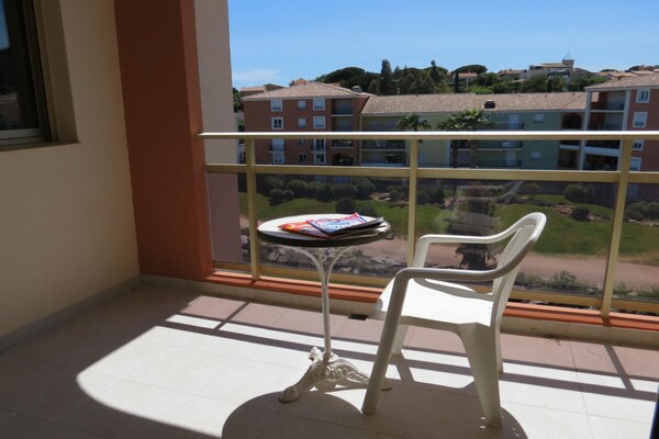Sfeervol appartement in Sainte-Maxime met zeezicht en zwembad - thumbnail 6