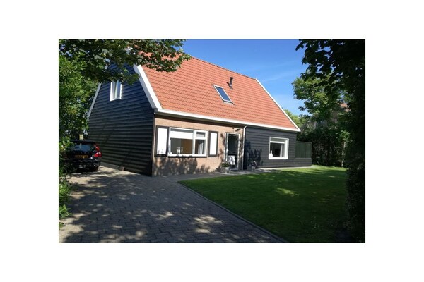 Luxe vakantiehuis met strandhuisje aan de Zeeuwse kust bij Westkapelle - thumbnail 1