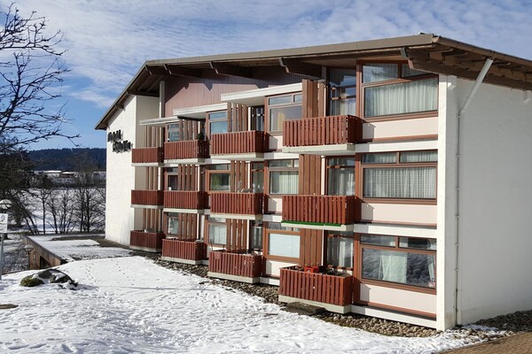 Modern appartement in Schluchsee met sauna, zwembad en balkon - thumbnail 3