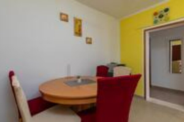 Rustiek appartement voor 5 aan de kust van Stanici, 200m van zee - thumbnail 1