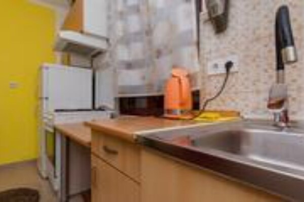Rustiek appartement voor 5 aan de kust van Stanici, 200m van zee - thumbnail 3