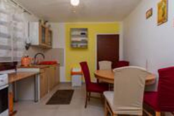 Rustiek appartement voor 5 aan de kust van Stanici, 200m van zee - thumbnail 2