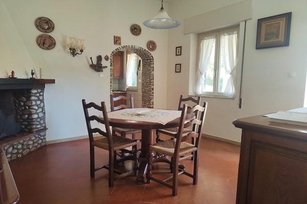 Ruim Toscaans vakantiehuis met zwembad in Camaiore - thumbnail 3