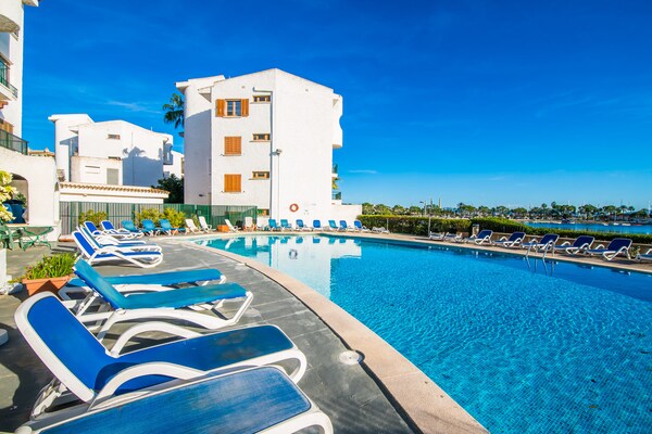 Appartement aan zee in Alcúdia met zwembad, 30 meter van het strand - thumbnail 1