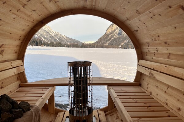 Sprookjesachtig chalet met torenkamer, sauna & whirlpool in Leutasch - thumbnail 3