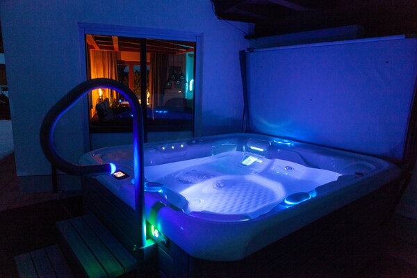 Sprookjesachtig chalet met torenkamer, sauna & whirlpool in Leutasch - thumbnail 2