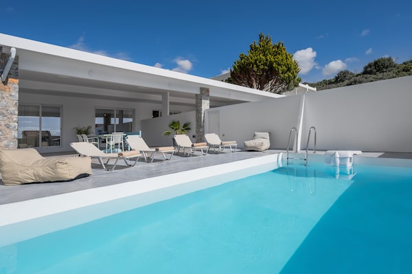 Elegante villa met privézwembad op 250 meter van het strand van Damnoni - thumbnail 6