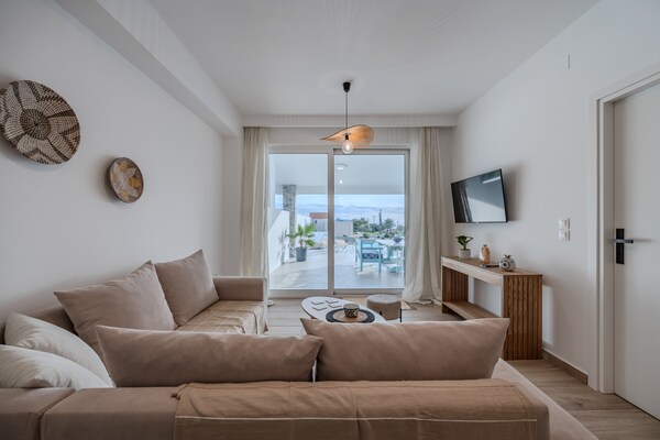 Elegante villa met privézwembad op 250 meter van het strand van Damnoni - thumbnail 2
