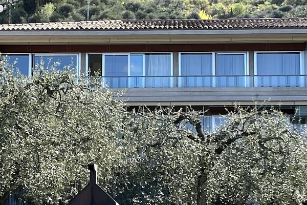 Luxe Appartement met Dakterras en Uitzicht bij Torri del Benaco - thumbnail 3