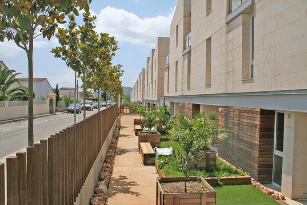 Modern appartement in L'Escala met tuin, zwembad en WiFi op 1 km van strand - thumbnail 6