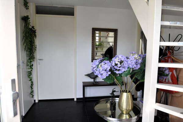 Watervilla 51: Luxe vakantiehuis aan het water in Simonshaven - thumbnail 6
