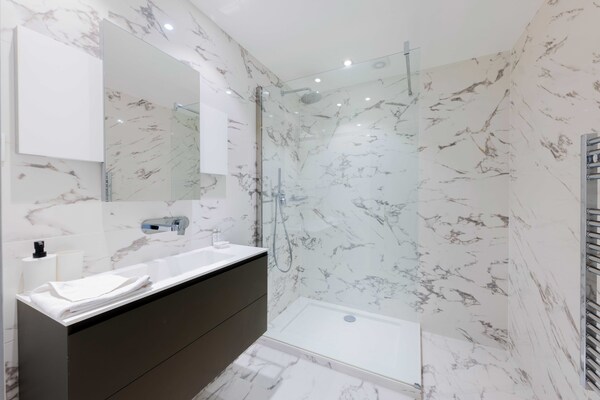 Stijlvol appartement in 7e arrondissement Parijs, dicht bij Eiffeltoren - thumbnail 5