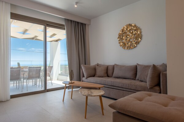 Privézwembad en panoramisch zeezicht in villa in Rethymno - thumbnail 2