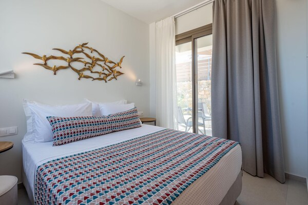 Privézwembad en panoramisch zeezicht in villa in Rethymno - thumbnail 3