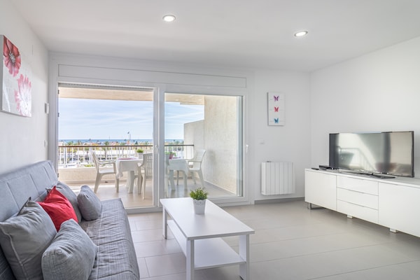 Modern appartement met zeezicht en terras aan de golfbaan in Empuriabrava - thumbnail 3
