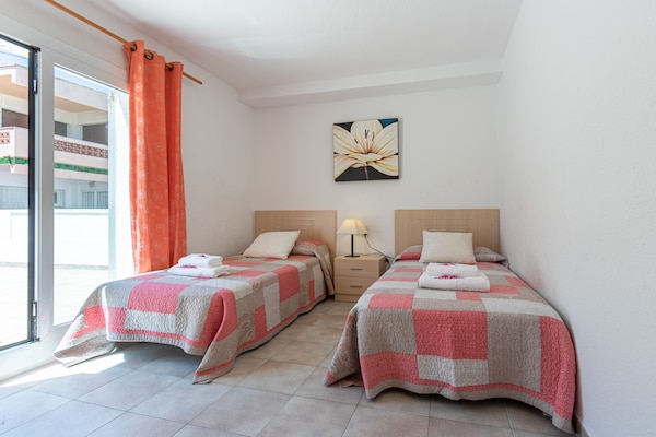 Op 350 m van het strand: Licht appartement in Empuriabrava - thumbnail 5