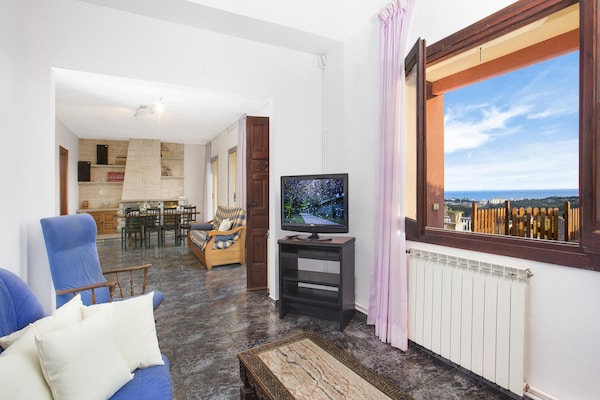 9-persoons villa met privézwembad en zeezicht in Blanes - thumbnail 5