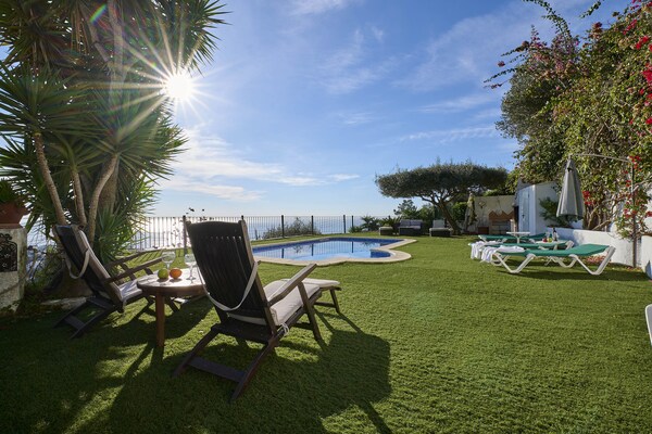 Villa Palmeras: Ruime villa met privézwembad en zeezicht bij Lloret de Mar - thumbnail 6