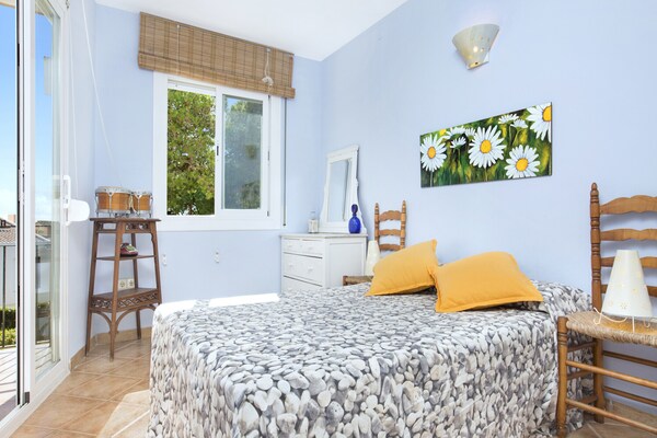 Roc Mar 1-D: Gezellig appartement met tuin op 150m van het strand in Calella - thumbnail 4