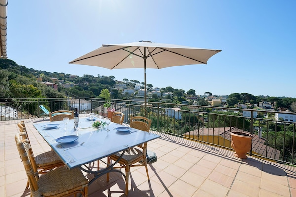 Villa Norita: Vrijstaande villa met privézwembad en zeezicht in Lloret de Mar - thumbnail 5