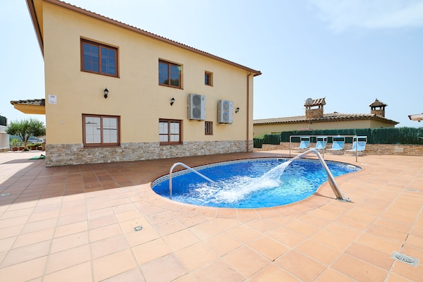Moderne villa Marina in Blanes voor 12 personen - thumbnail 5