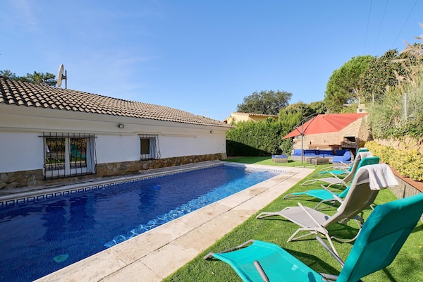 10-persoons villa met privézwembad in Lloret de Mar - thumbnail 1