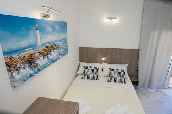 Knusse studio met balkon op 800 meter van het strand in Novalja - thumbnail 2