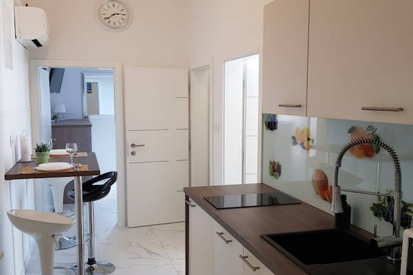 4-persoons appartement met zeezicht in Novalja op 500m van het strand - thumbnail 2