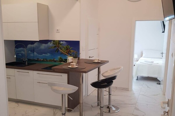 Op 500 m van het strand: appartement met zeezicht in Novalja - thumbnail 4