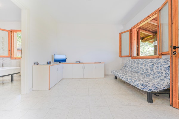 Rustiek appartement voor 6 op groene heuvel bij Andora, vlakbij zee - thumbnail 4