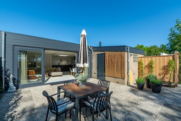 Beach Bungalow Sint aan Zee: Scandinavisch design bij het Noordzeestrand - thumbnail 1