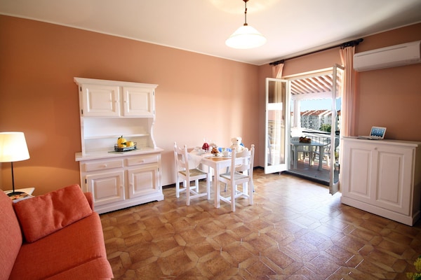 Ligurisch appartement met zwembad, tuin en terras nabij zee voor 5 personen - thumbnail 2
