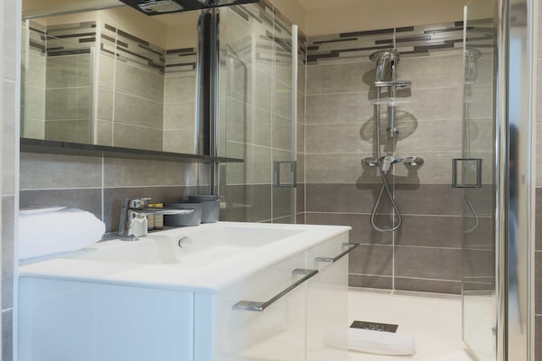 Compact & modern studio-appartement in Boulogne-Billancourt, vlakbij metro - thumbnail 5