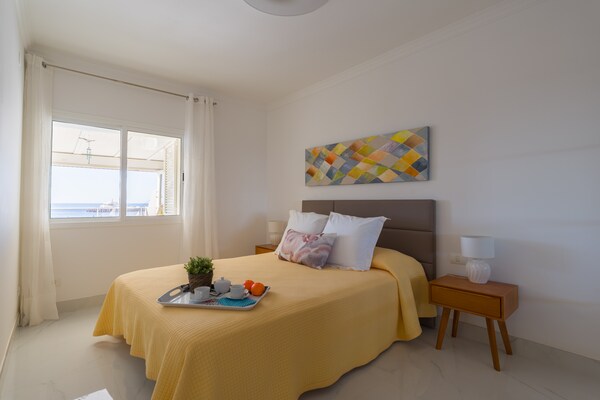 Mogan Beach Blue Sky: Zeezichtvakantiehuis op 20 meter van het strand - thumbnail 2