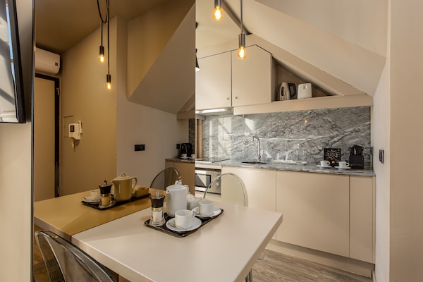 Sfeervol appartement YOUROPO - Clérigos 2B in hartje Porto - thumbnail 1