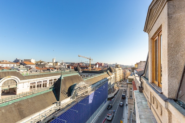 Compact stadsappartement met balkon in hartje Porto, vlakbij Bolhão - thumbnail 5
