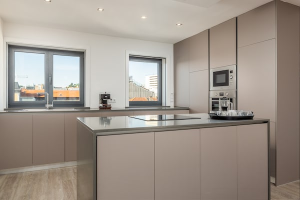 Ruim appartement YOUROPO - Central in het hart van Oporto - thumbnail 3