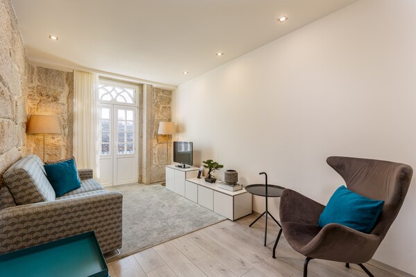 Modern appartement met rivierzicht in hartje Porto, 800m van station São Bento - thumbnail 6