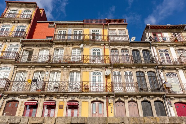 Modern appartement met rivierzicht in hartje Porto, 800m van station São Bento - thumbnail 5